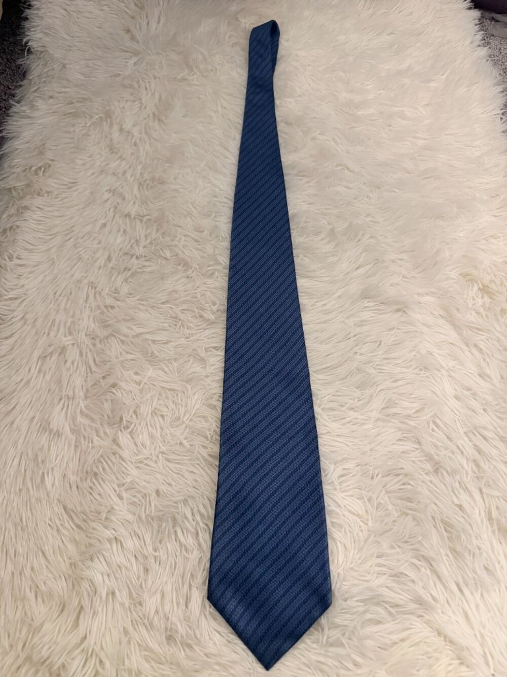 Geoffrey Beene Mens Blue Silk Striped Tie Necktie